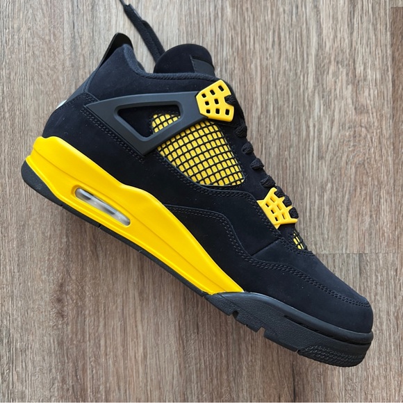 $3 START!! 9/3 @2pm pst/5PM est Jordan 4 Yellow Thunder - Picture 7 of 7